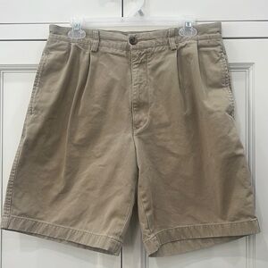 Nautica Rigger Shorts. Size 32 Mens. Tan khaki. Hiking outdoors lake